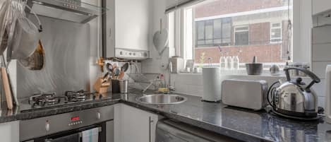 Apartment, 1 Bedroom | Private kitchen | Fridge, oven, stovetop, electric kettle