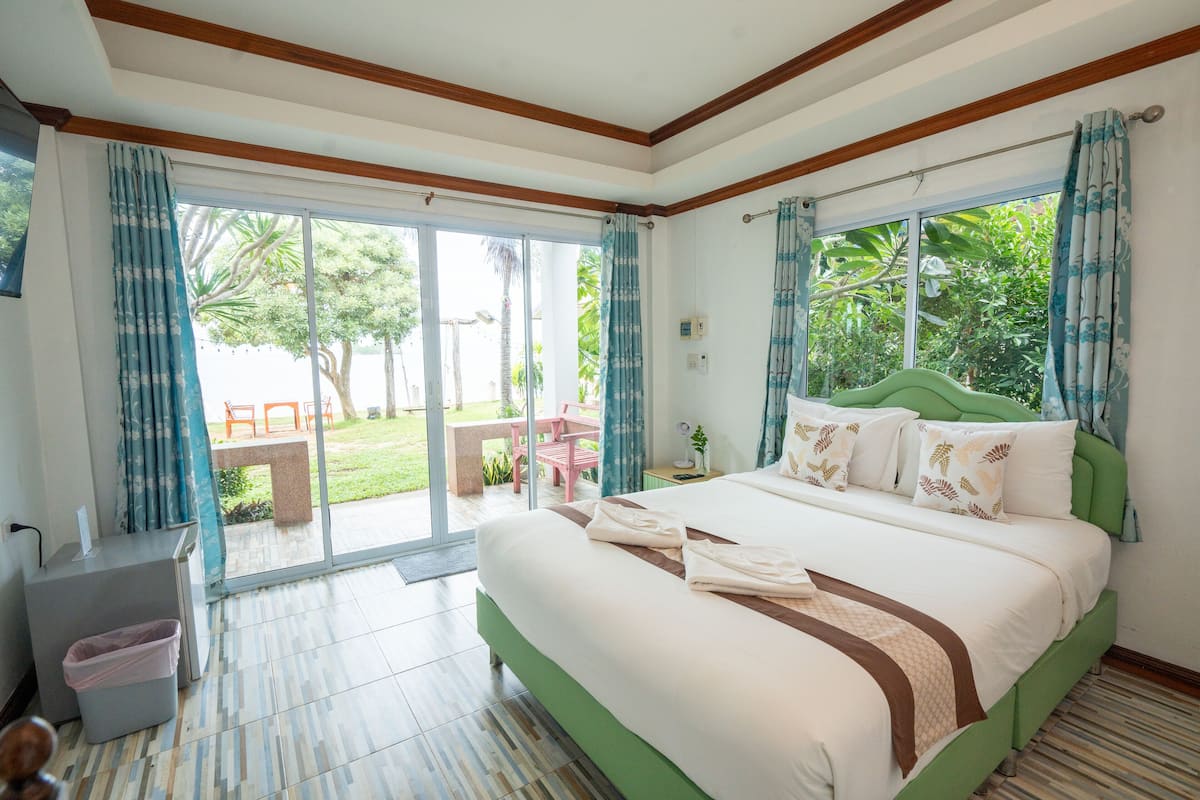 Standard Double Room, Sea View | Minibar, blackout curtains, free cots/infant beds, rollaway beds