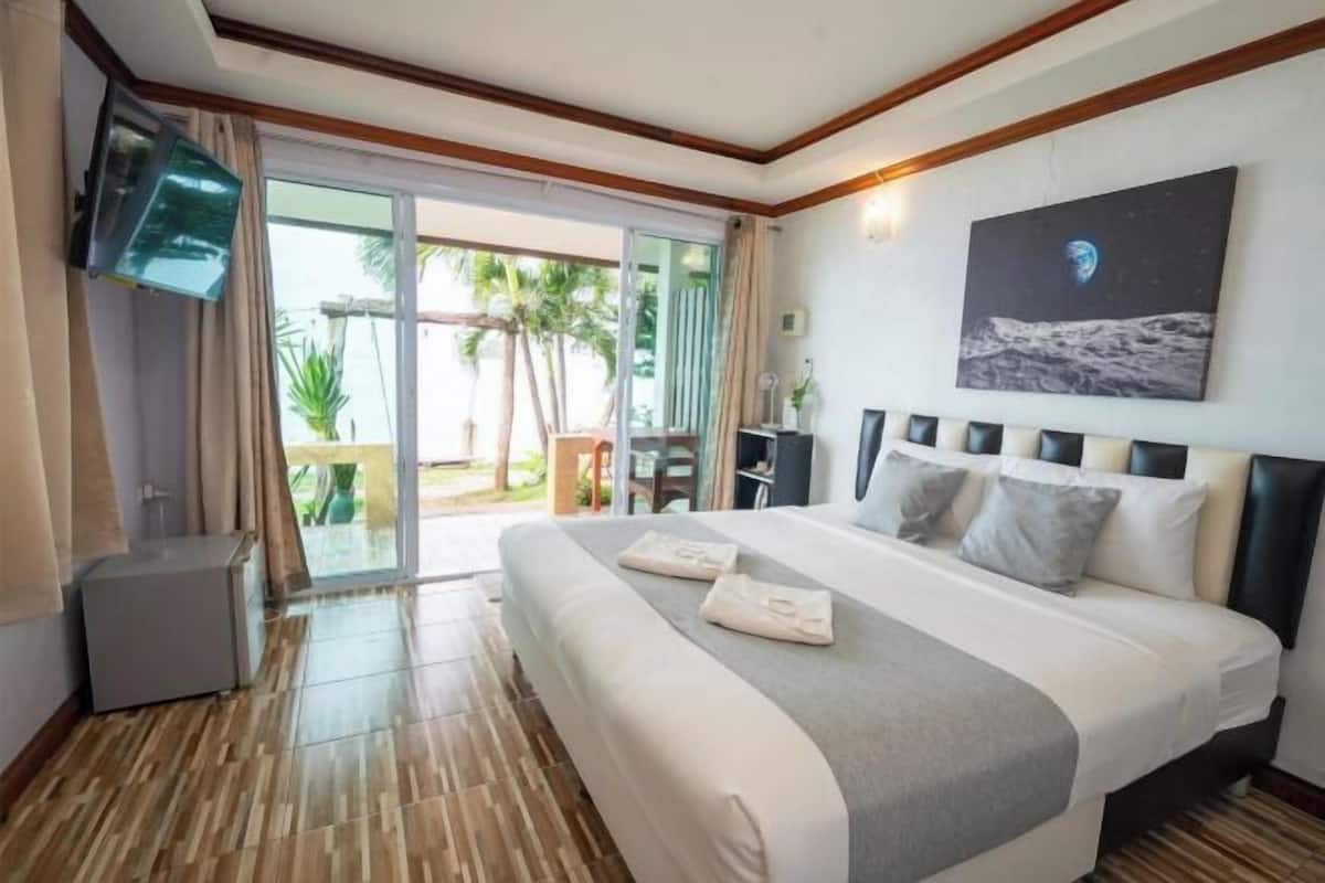 Minibar, blackout curtains, free cots/infant beds, rollaway beds