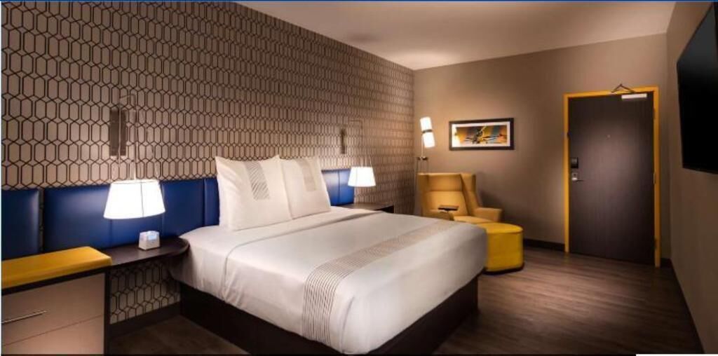 Ropa de cama de alta calidad, camas con pillow-top y cortinas blackout 