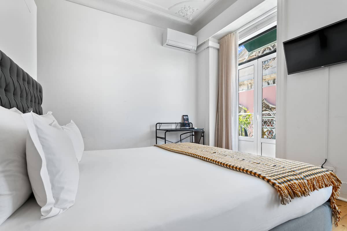 Superior Double Room | 1 bedroom, hypo-allergenic bedding, minibar, in-room safe
