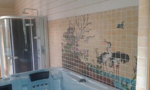 Dusche, Regendusche, kostenlose Toilettenartikel, Haartrockner