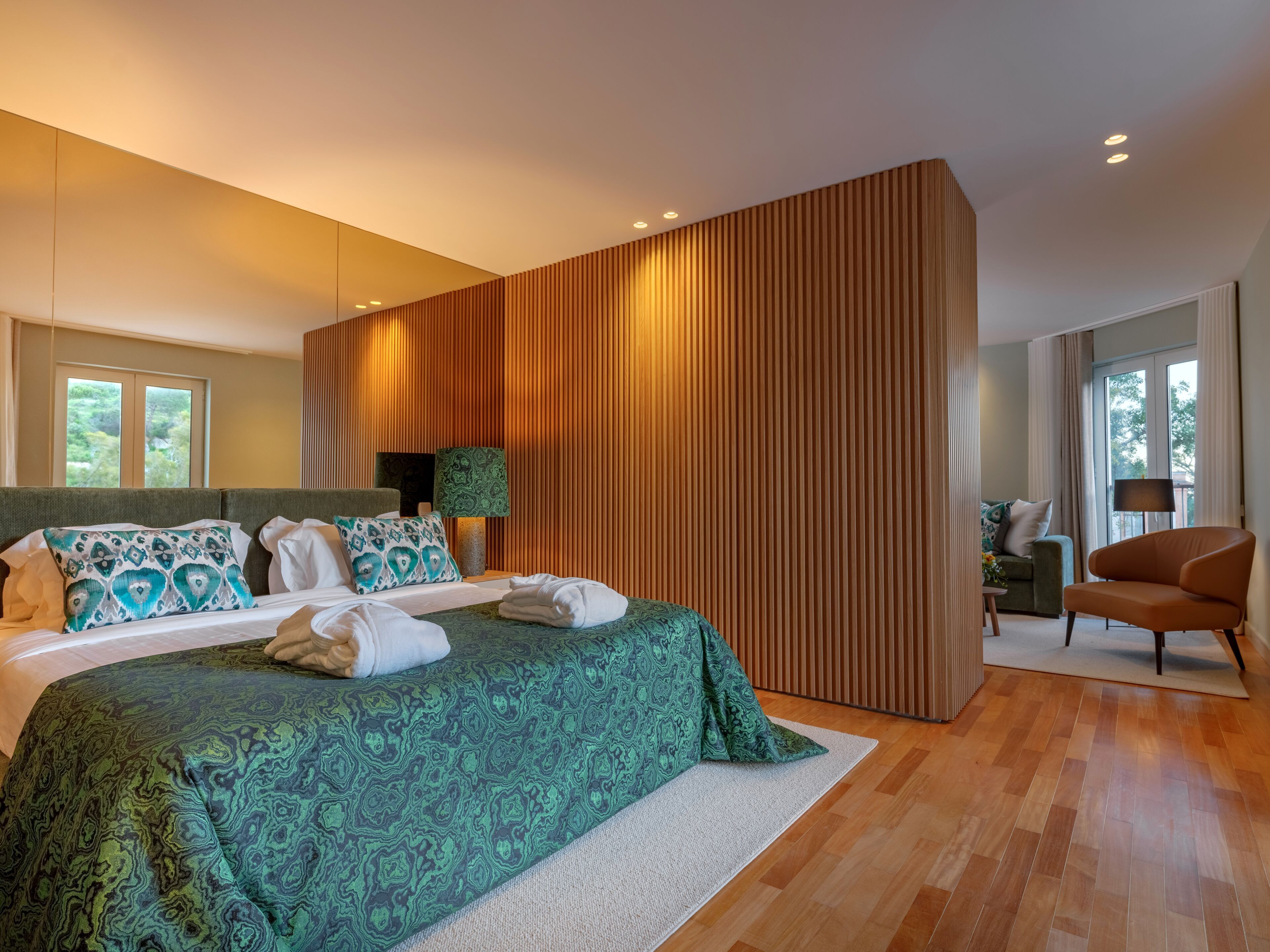 Minibar, in-room safe, desk, soundproofing
