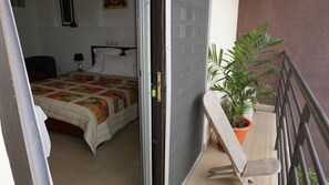 Double Room | 2 bedrooms, premium bedding, minibar, desk - Nouvelle Villa Mia (Abidjan)