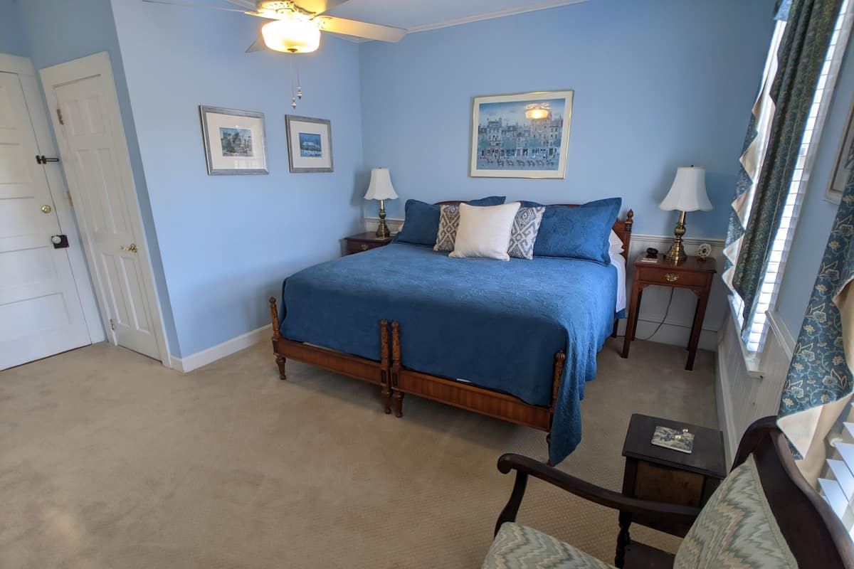 Waccamaw | 1 bedroom, premium bedding, desk, blackout drapes