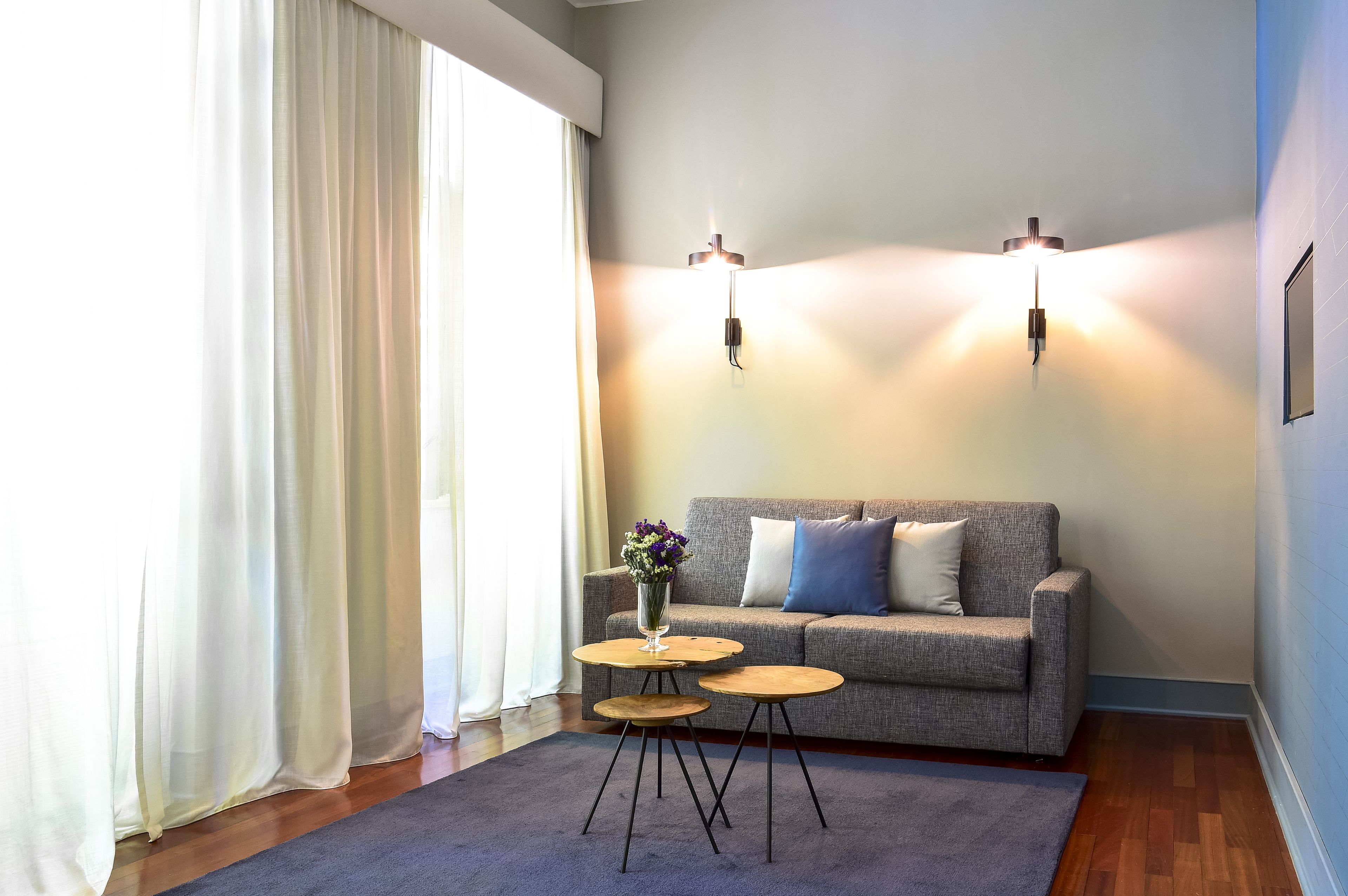 Charming Suite | Pimennysverhot, äänieristys, vuodevaatteet