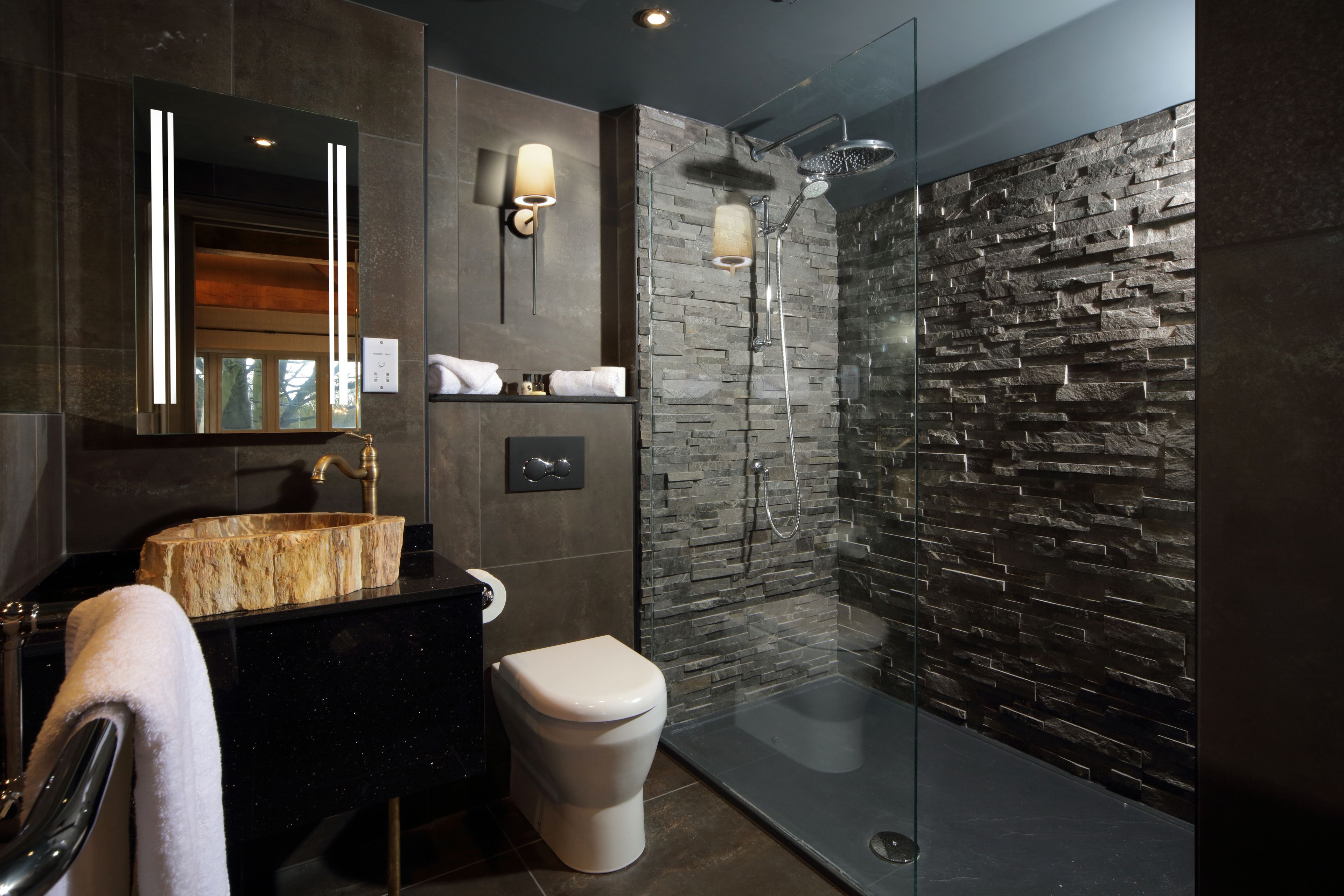 Premier Double Room, 1 King Bed | Bathroom | Combined shower/bathtub, designer toiletries, hair dryer, bathrobes