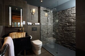 Premier Double Room, 1 King Bed | Bathroom | Combined shower/tub, designer toiletries, hair dryer, bathrobes - The Impeccable Pig (Stockton-on-Tees)