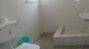 Shower - New Vision Hotel (Weija)