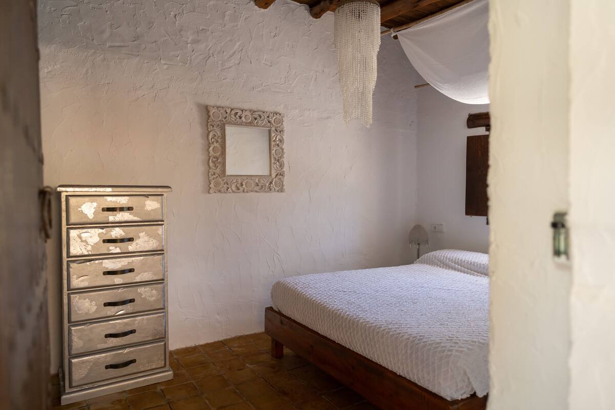 Junior Suite, Jetted Tub | Minibar, in-room safe, blackout curtains, rollaway beds