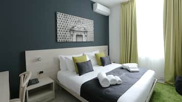 Chambre Classique Double ou avec lits jumeaux, salle de bains attenante | Literie de qualité supérieure, minibar, coffres-forts dans les chambres