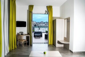 Premium bedding, minibar, in-room safe, desk