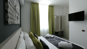 Classic Double or Twin Room, Ensuite | Premium bedding, minibar, in-room safe, desk - Ecumano Space (Naples)