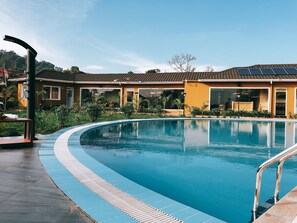 Outdoor pool - Hotel Duomo & Apartments (Kampala)