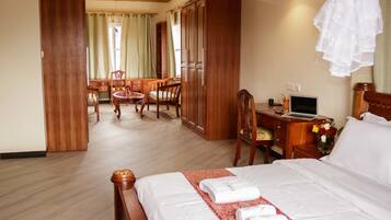 Apartment, 2 Bedrooms, Pool View | Premium bedding, desk, soundproofing, free WiFi