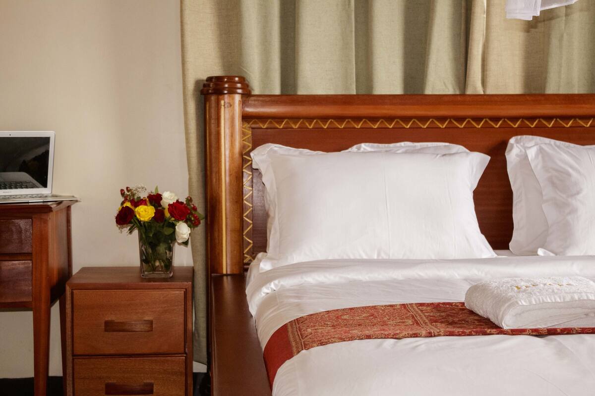 Apartment, 2 Bedrooms, Pool View | Premium bedding, desk, soundproofing, WiFi (free)