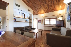 Grand Suite, 2 Bedrooms, Poolside (Formentera) | Living area