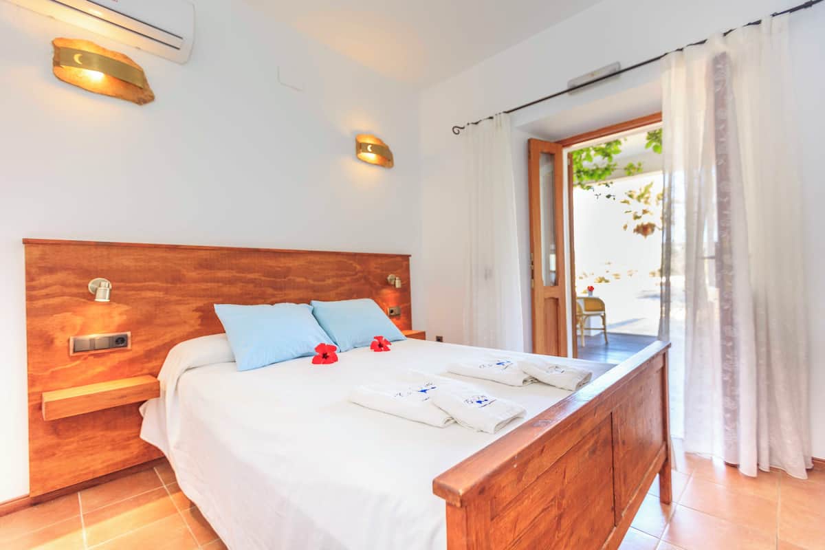1 chambre, fer et planche à repasser, Wi-Fi gratuit, draps fournis