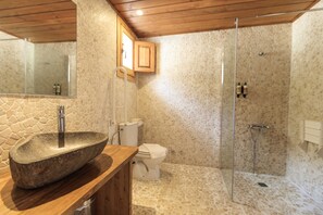 Maisonette, Terrasse (Espardell) | Bügeleisen/Bügelbrett, kostenloses WLAN, Bettwäsche