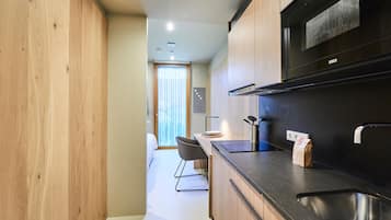 Premium bedding, in-room safe, desk, blackout curtains