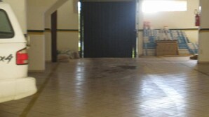 Parking - Apartamento Menos de 100m do Mar (Bombinhas)