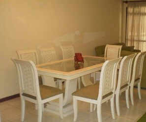 Apartment (1018) | 2 bedrooms, free WiFi - Apartamento Menos de 100m do Mar (Bombinhas)
