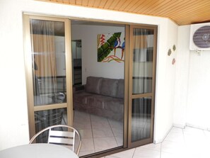 Departamento (1029) | Área de sala de estar | Televisión de pantalla plana 