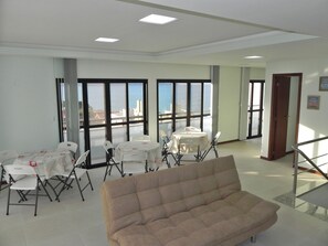 Appartement, piscine privée (1027) | Coin séjour