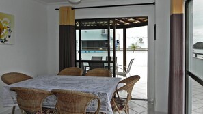 Apartment (1021) | Essbereich im Zimmer