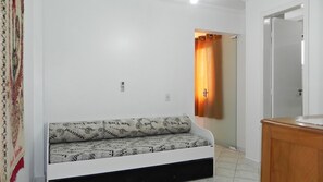 Apartment (1021)