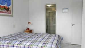 Apartment (1021)