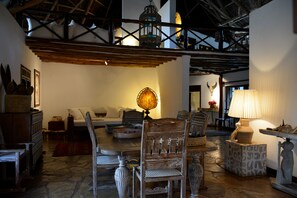 Luxe villa, privézwembad | 4 slaapkamers, luxe beddengoed, individueel gedecoreerd