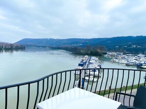 Bureau, chambres insonorisées, Wi-Fi gratuit, draps fournis