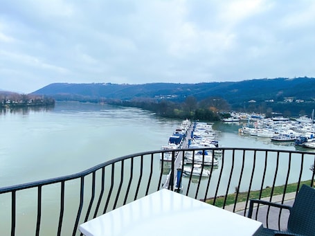 Deluxe İki Ayrı Yataklı Oda | Masa, ses yalıtımı, ücretsiz kablosuz İnternet, çarşaf takımı