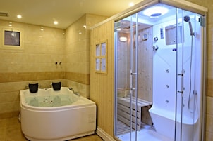 Jetted tub
