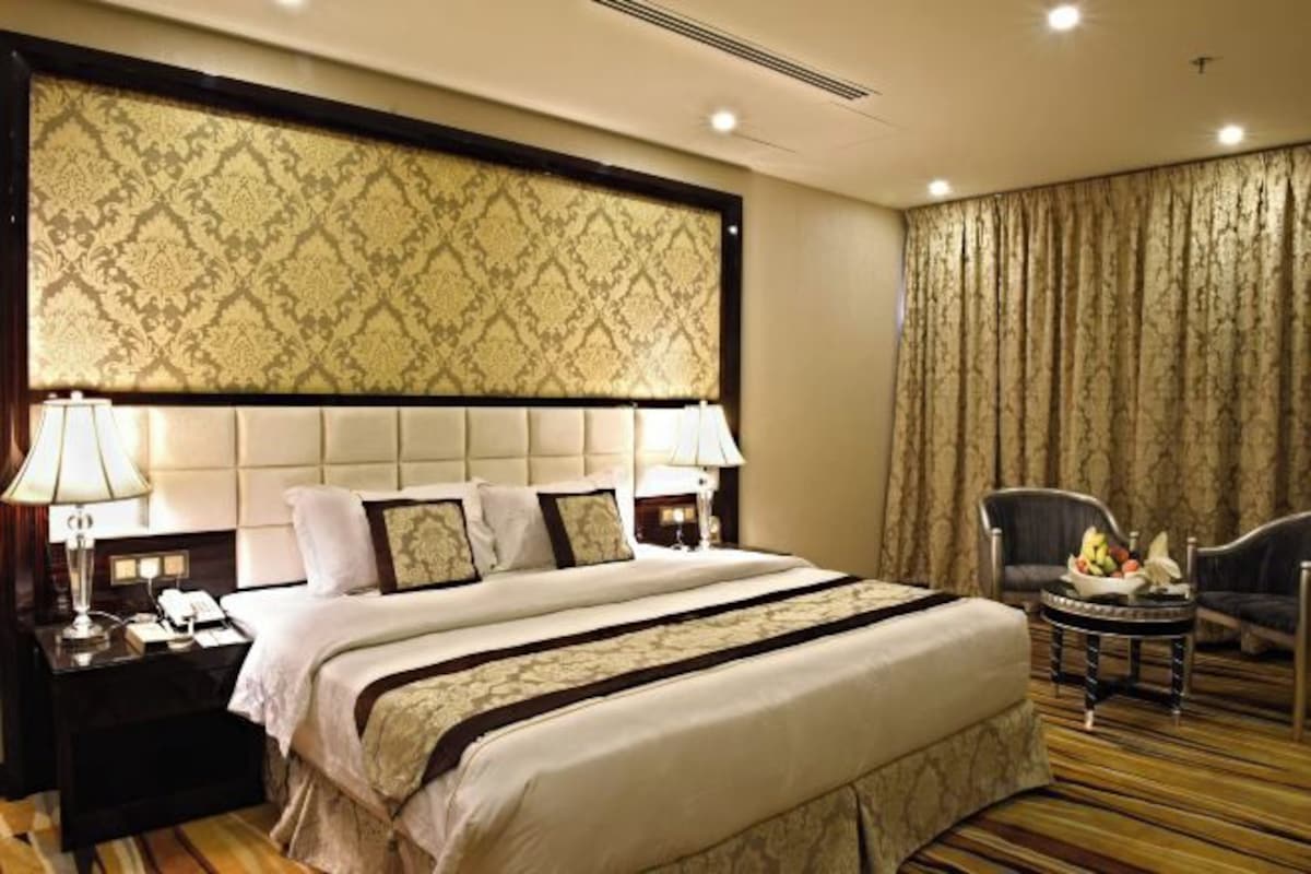 1 bedroom, Egyptian cotton sheets, premium bedding, Select Comfort beds
