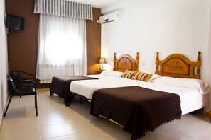 Verdunkelungsvorhänge, schallisolierte Zimmer, kostenloses WLAN