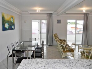 公寓 (1010) | 客廳 | 平面電視