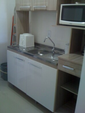 Appartement (1009) | Cuisine privée | Grand réfrigérateur, micro-ondes, four