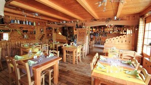 Restaurant - Logis Hôtel la Mollinière (Notre-Dame-de-Bellecombe)
