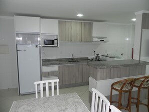 Apartamento (1008) | Opções para refeição no quarto