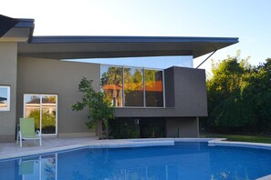 Kolam renang outdoor