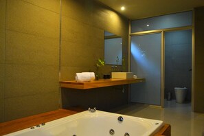 Bañera profunda