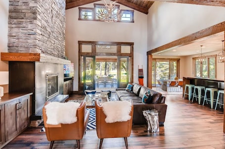 Chalet | Living area | 65-inch flat-screen TV with digital channels, TV, fireplace