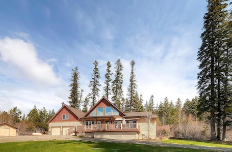 Front of property. Cascade Mountain Villa