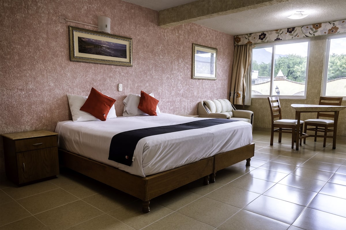 Habitación superior | Wifi gratis y ropa de cama 