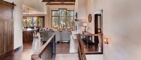 Chalet | Area soggiorno | TV a schermo piatto, caminetto