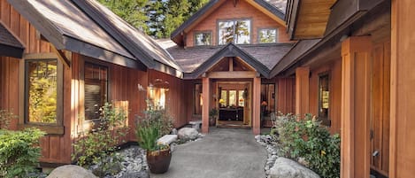 Entrée de l’hébergement