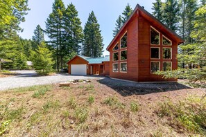 Vista frontal de la propiedad