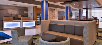 Holiday Inn Express & Suites Marshalltown by IHG